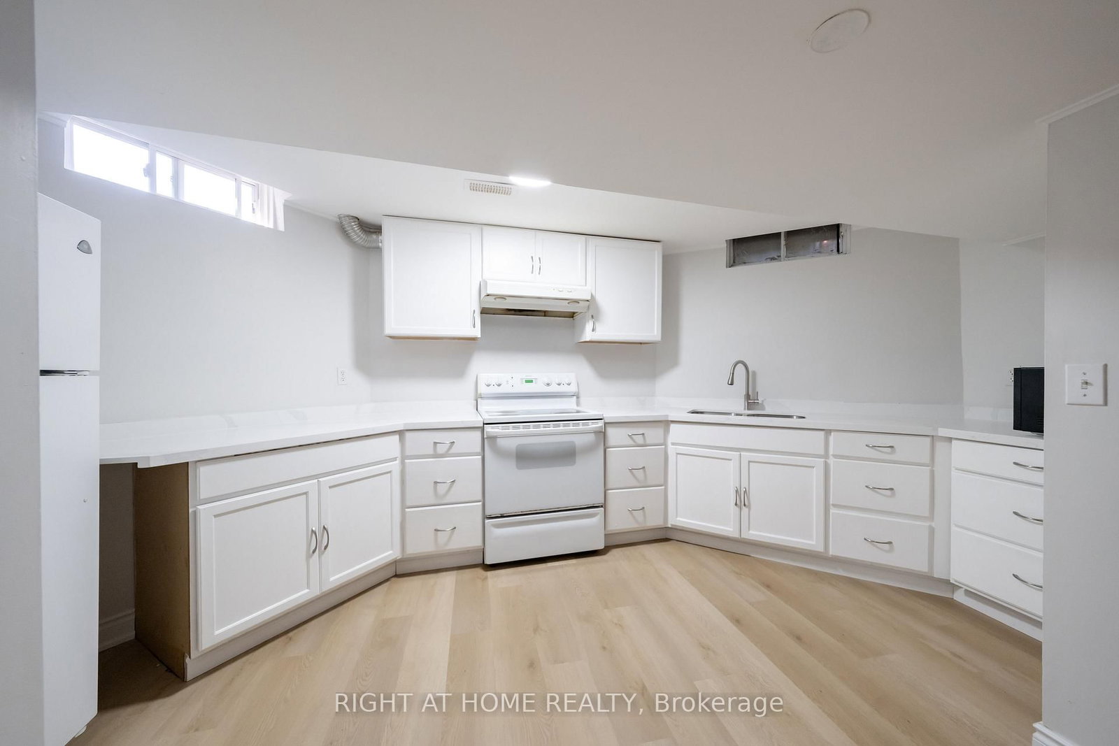 345 Mill Street S • Brampton, ON photo 37