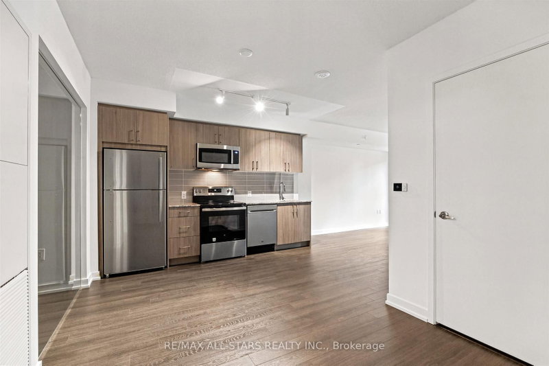 311 - 4010 Eglinton Avenue W