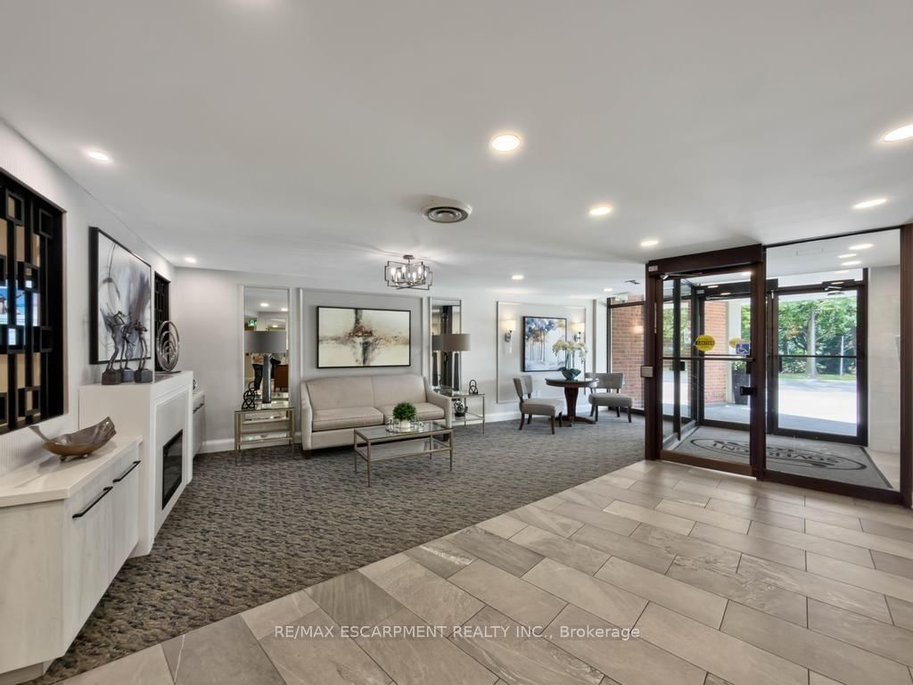 202 - 1230 Marlborough Court 4