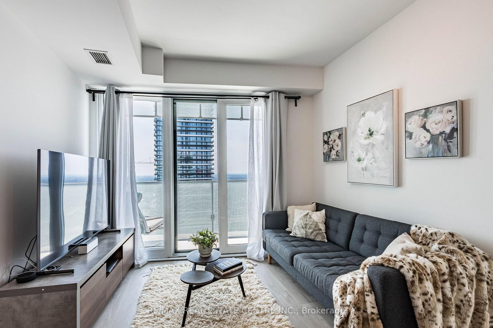3900 Confederation Parkway • #5707 • Mississauga, ON photo 4