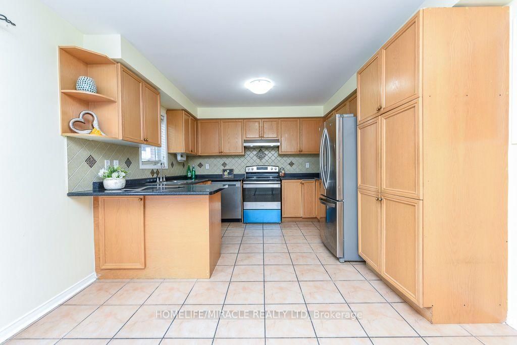 49 Seaside Circle • Brampton, ON photo 10