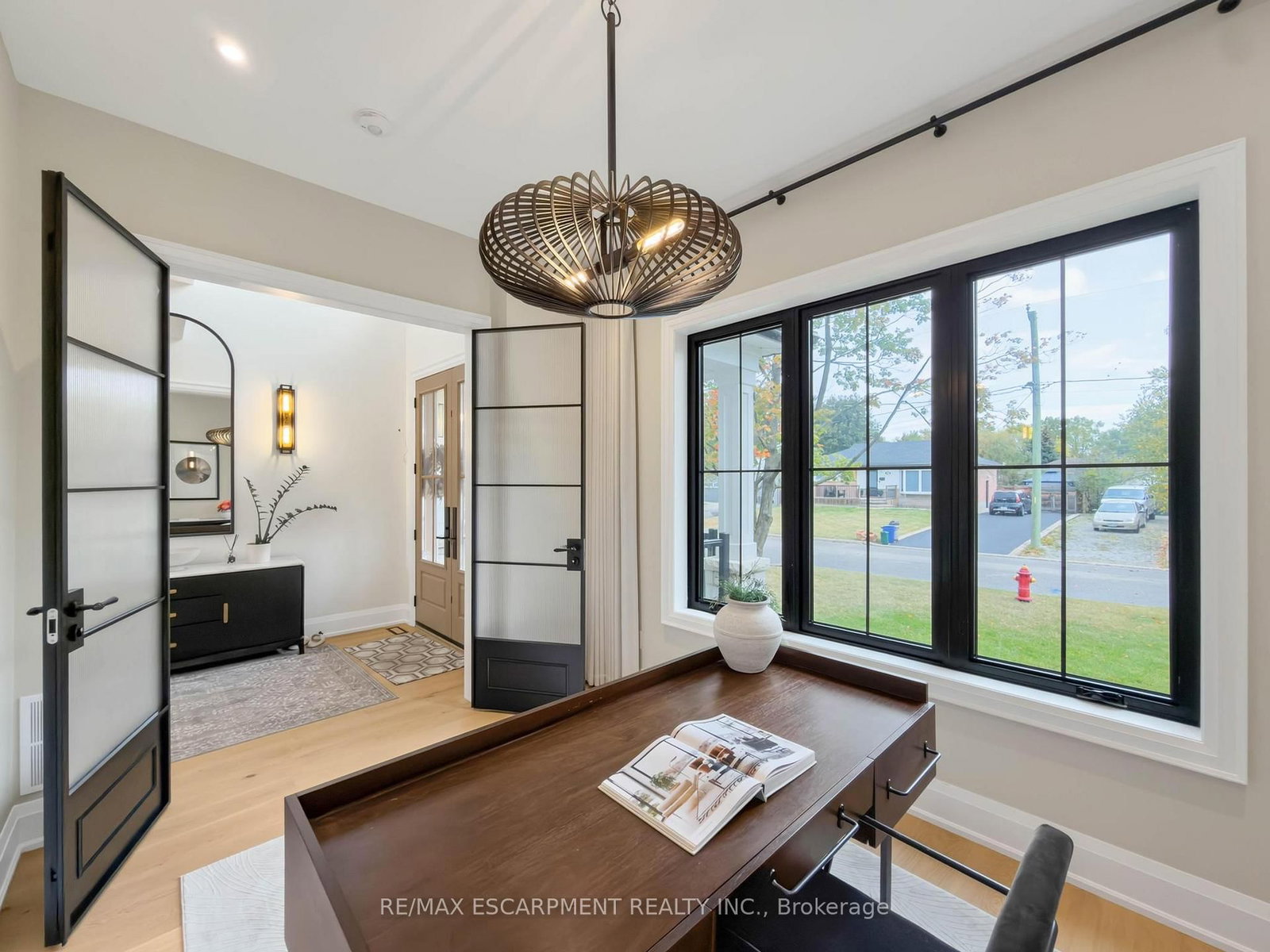260 Kent Crescent • Burlington, ON photo 6