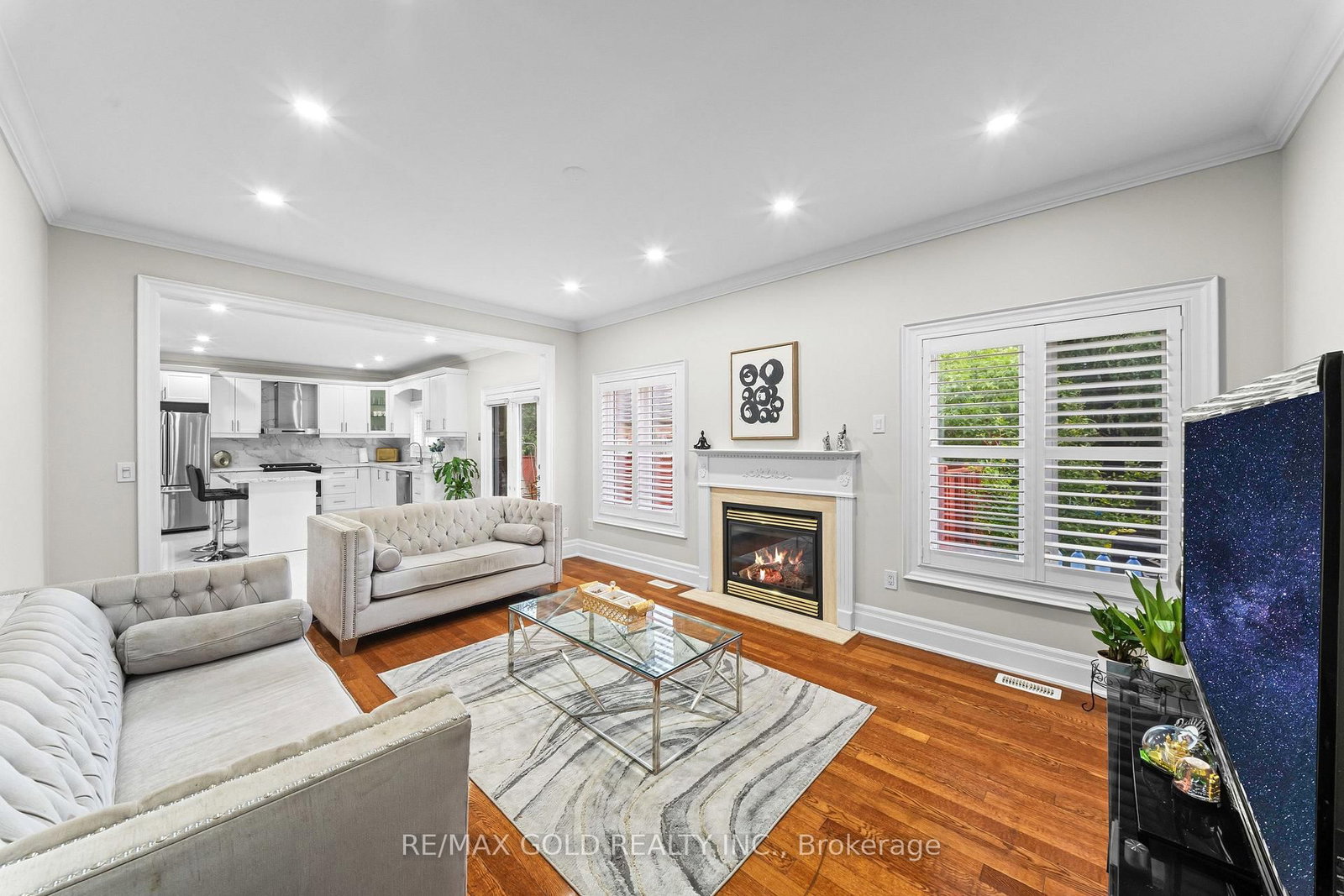 16 Regis Circle • Brampton, ON photo 12
