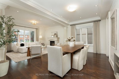 18 Hillcroft Drive • Toronto, ON photo 6