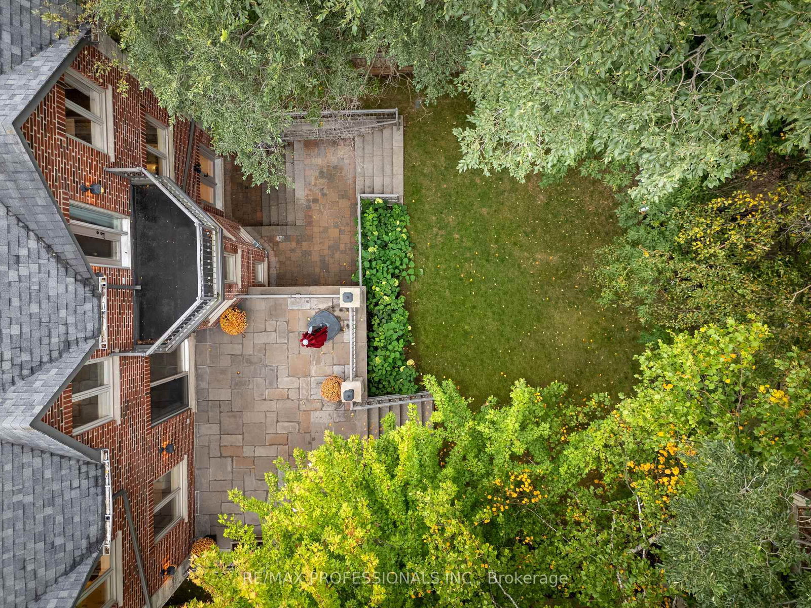 18 Hillcroft Drive • Toronto, ON photo 49