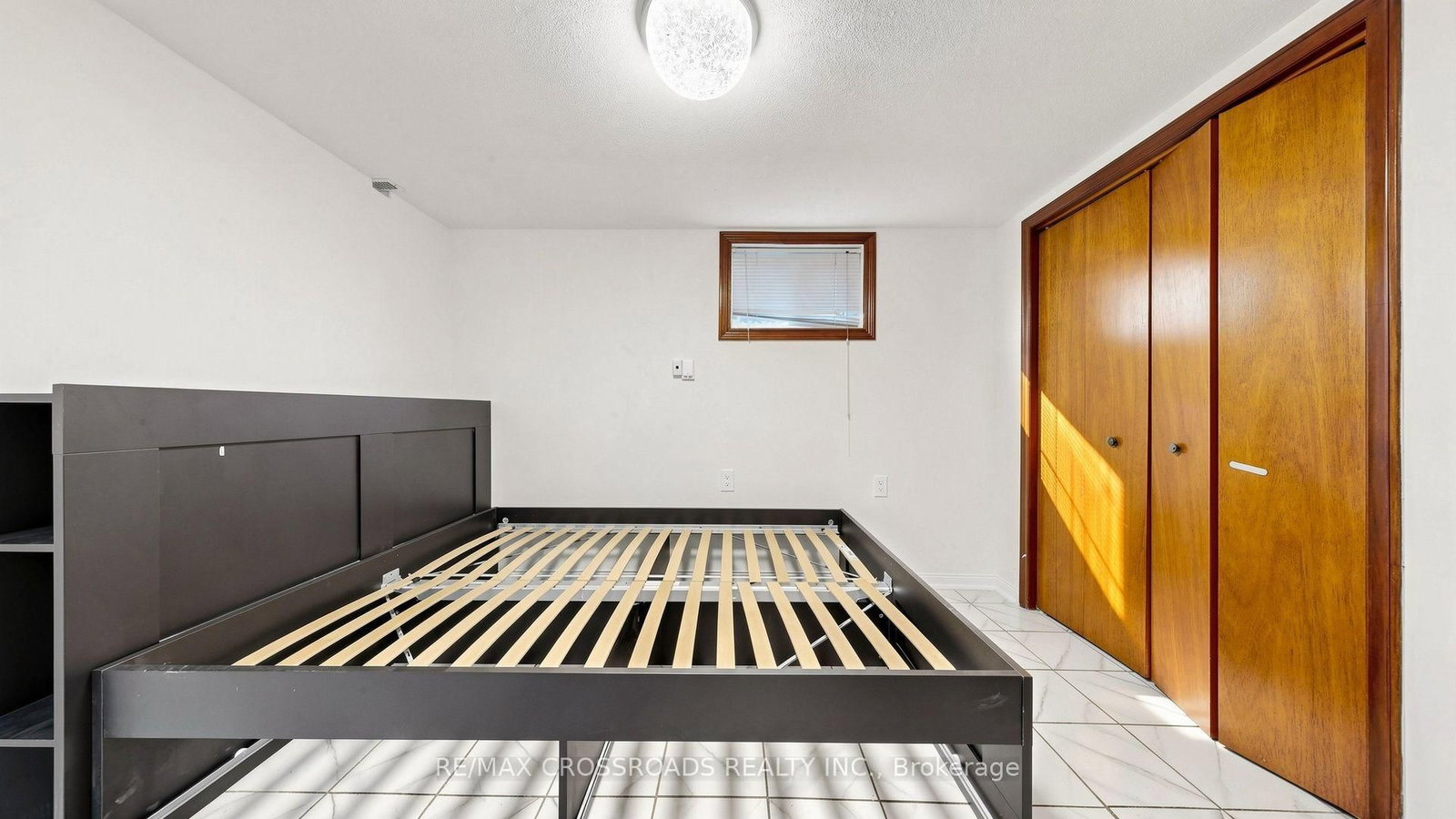 6 - 106 Stilecroft Drive, Toronto 5