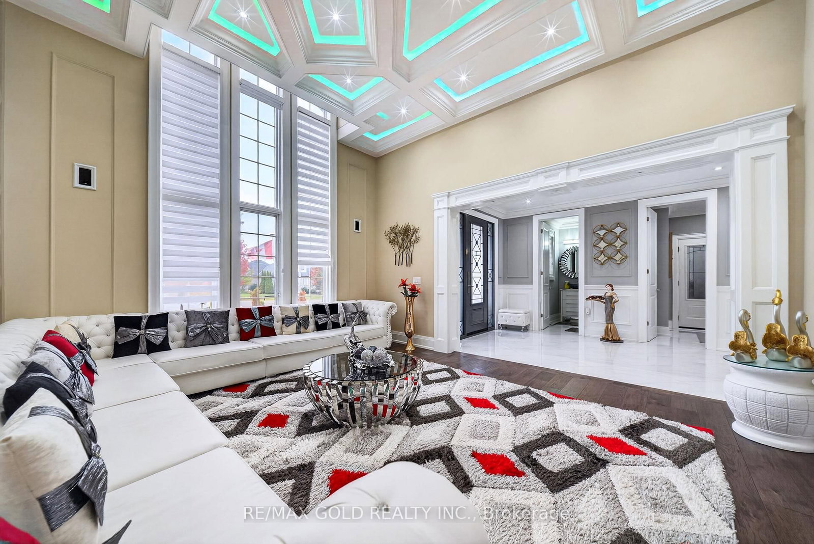 33 Young Court • Orangeville, ON photo 4