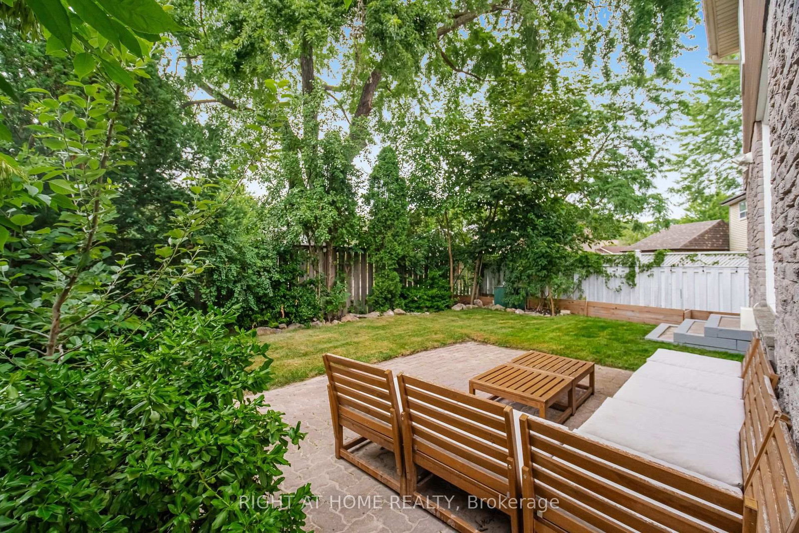 1527 Forestdale Court • Oakville, ON photo 49