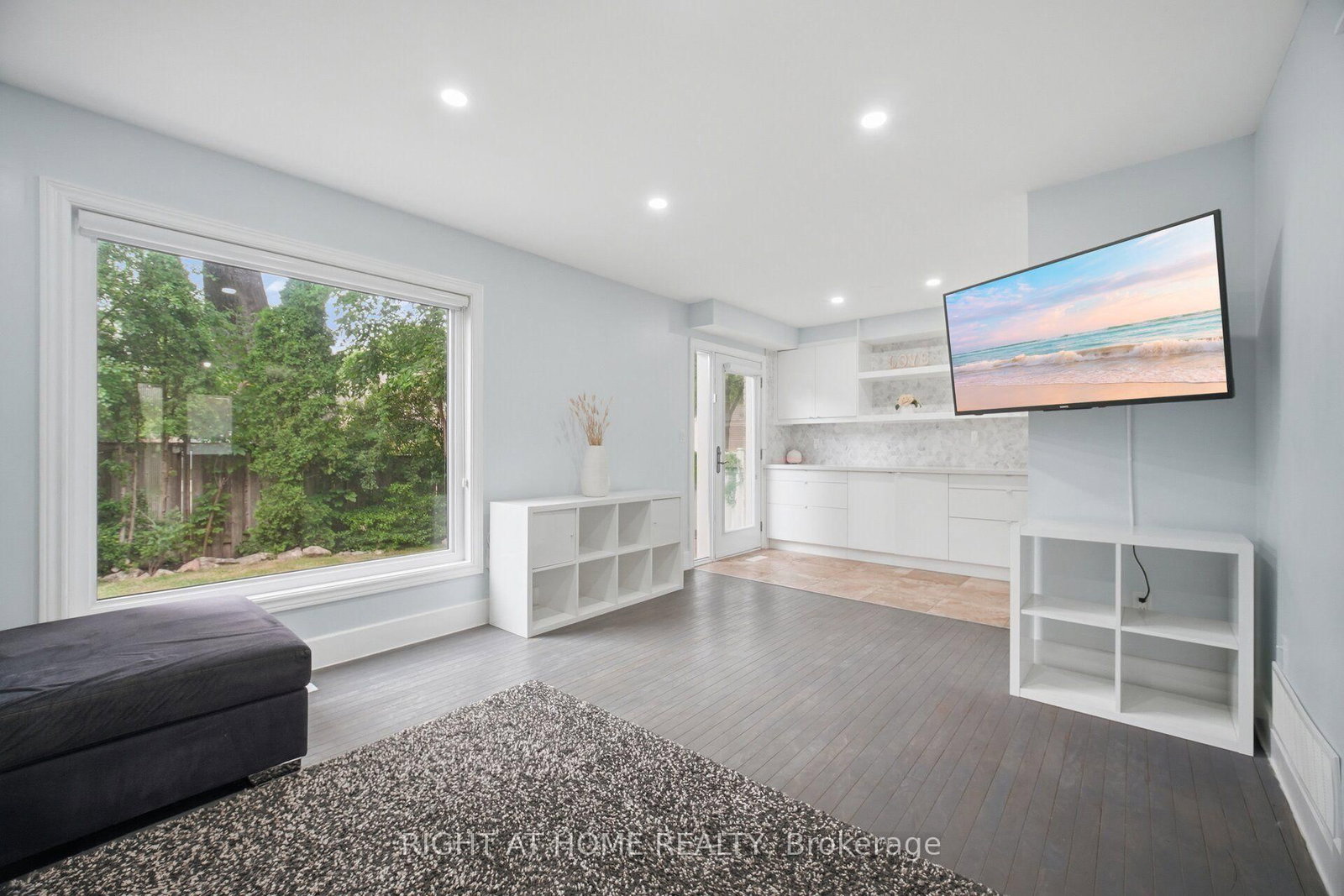1527 Forestdale Court • Oakville, ON photo 10