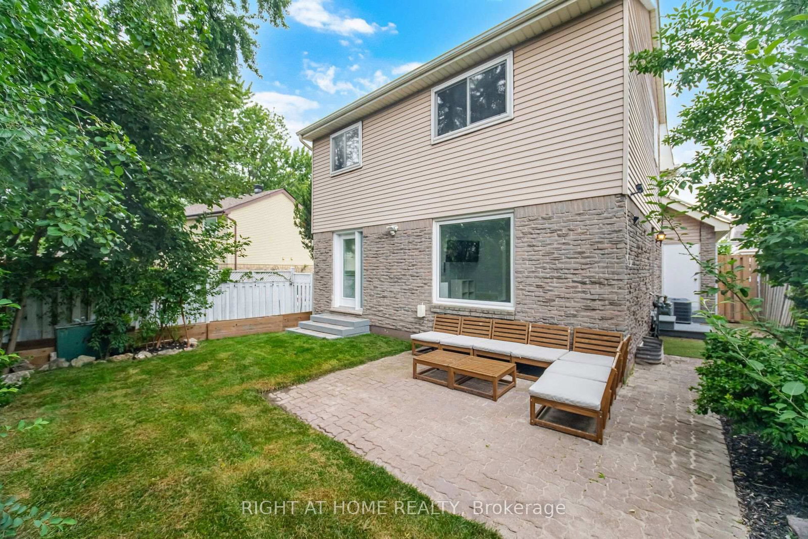 1527 Forestdale Court • Oakville, ON photo 48