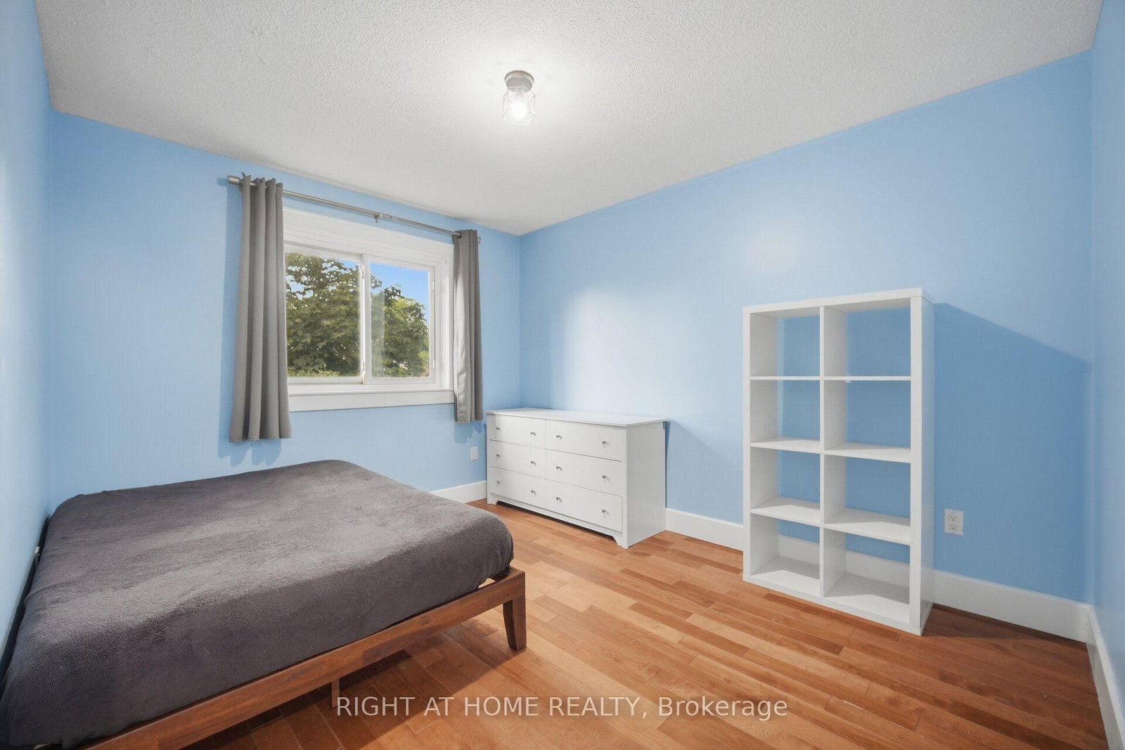 1527 Forestdale Court • Oakville, ON photo 24