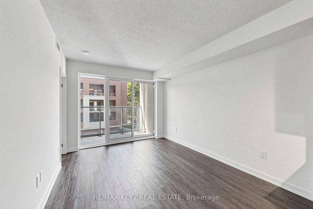312 - 4010 Eglinton Avenue W 4