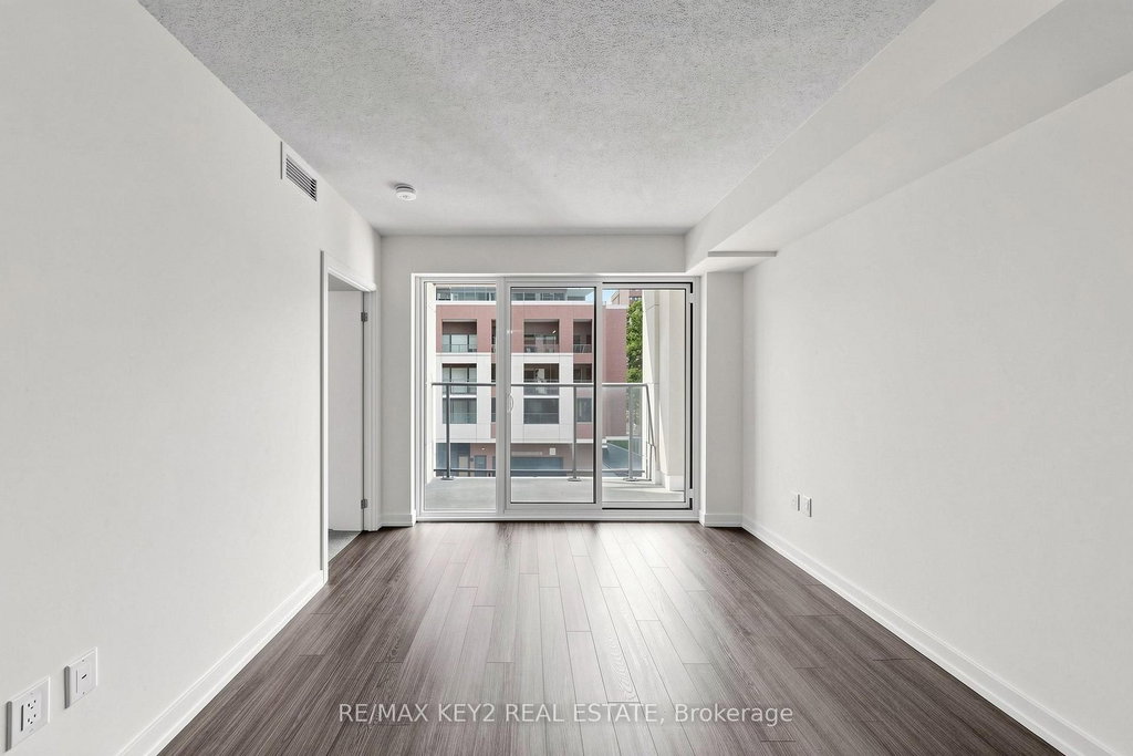 312 - 4010 Eglinton Avenue W 2