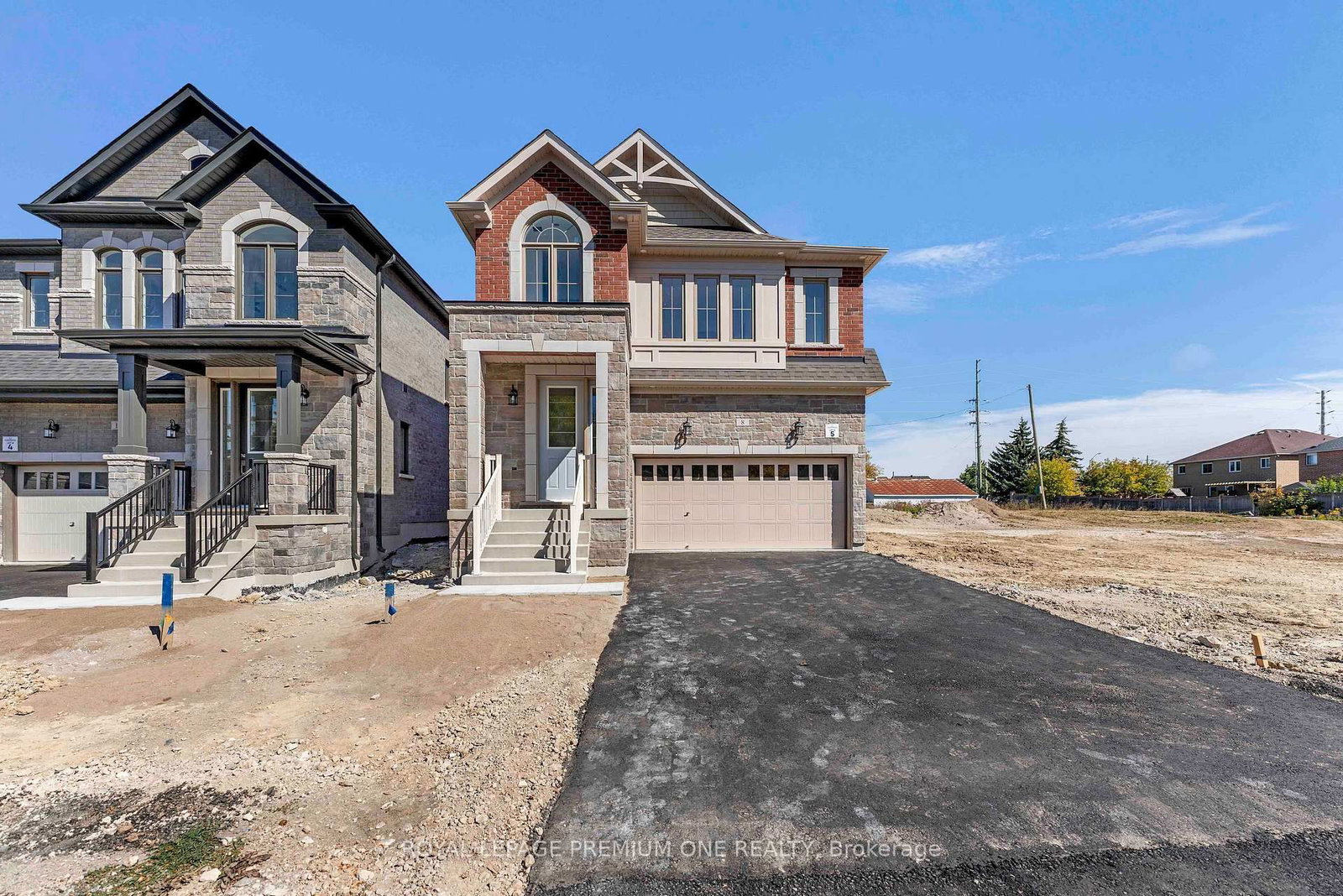 8 Jack Kenny Court • Caledon, ON photo 2