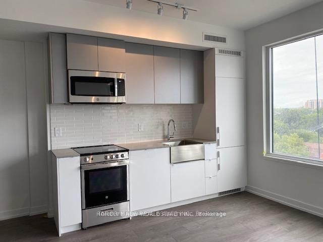 822 - 270 Dufferin Street, Toronto 2