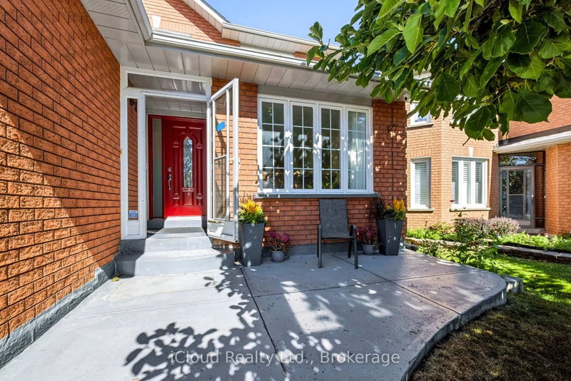 62 Castlehill Cres photo 2