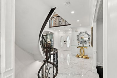 22 Butlers Court • Brampton, ON photo 5