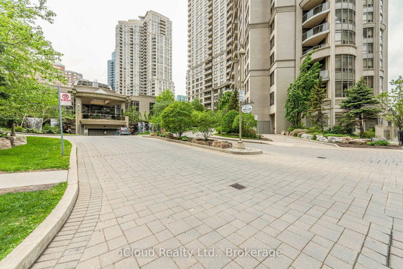 3888 Duke Of York Blvd photo 3
