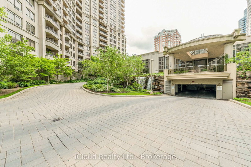 3888 Duke Of York Blvd photo 5