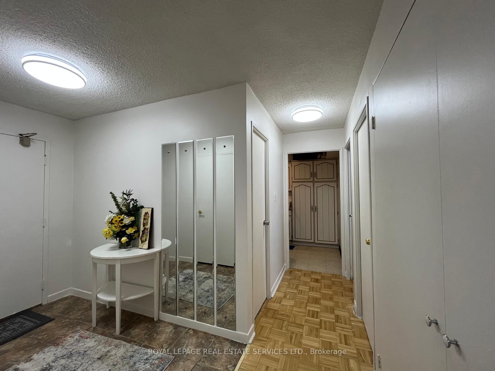 902-1300 Mississauga Valley Blvd, Mississauga, view 16