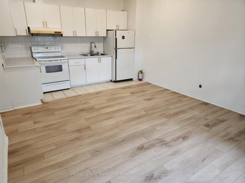 3 - 1400 Queen Street W