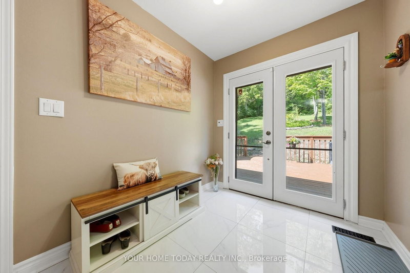 15585 Clayhill Rd photo 4