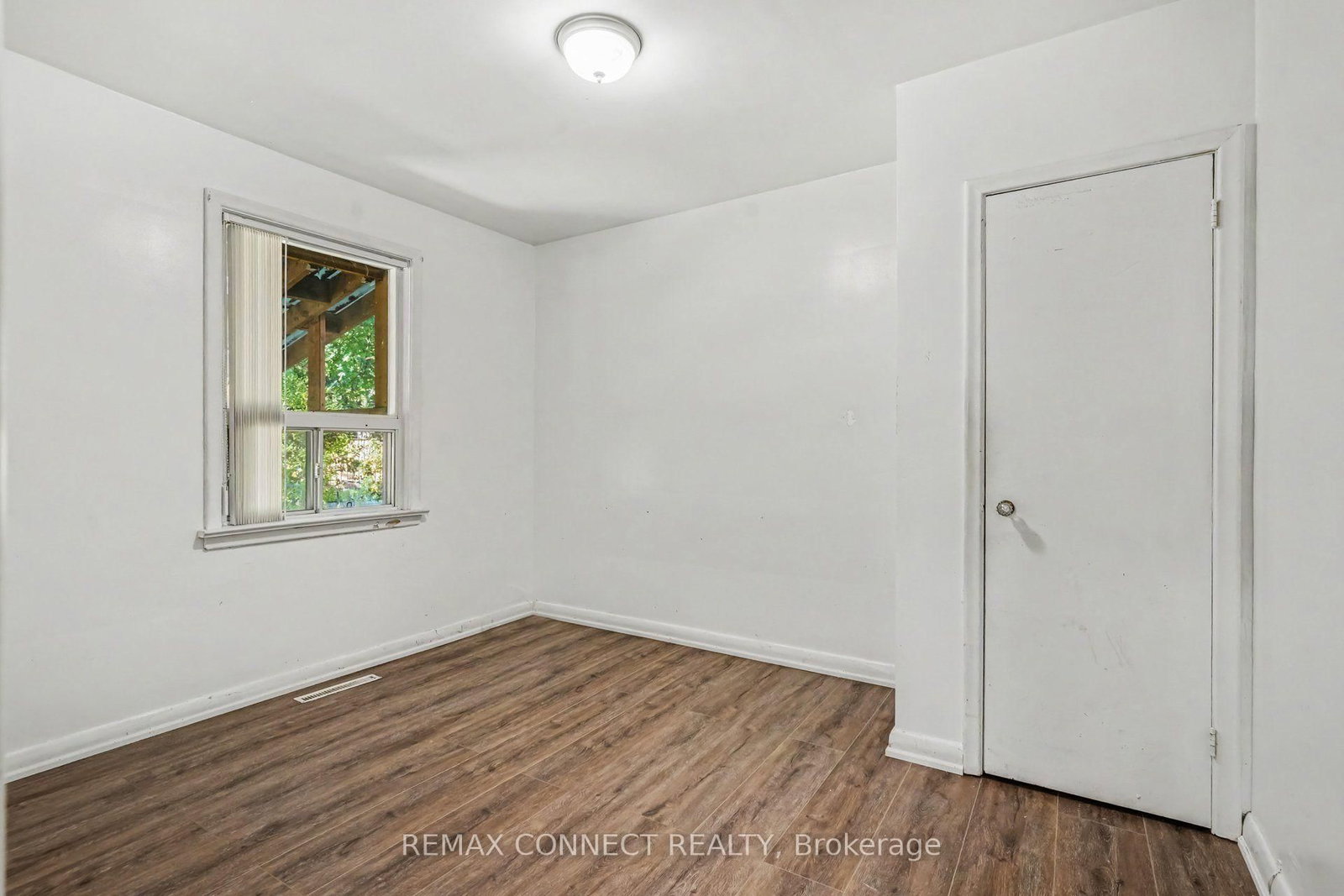656 Browns Line, Toronto 5
