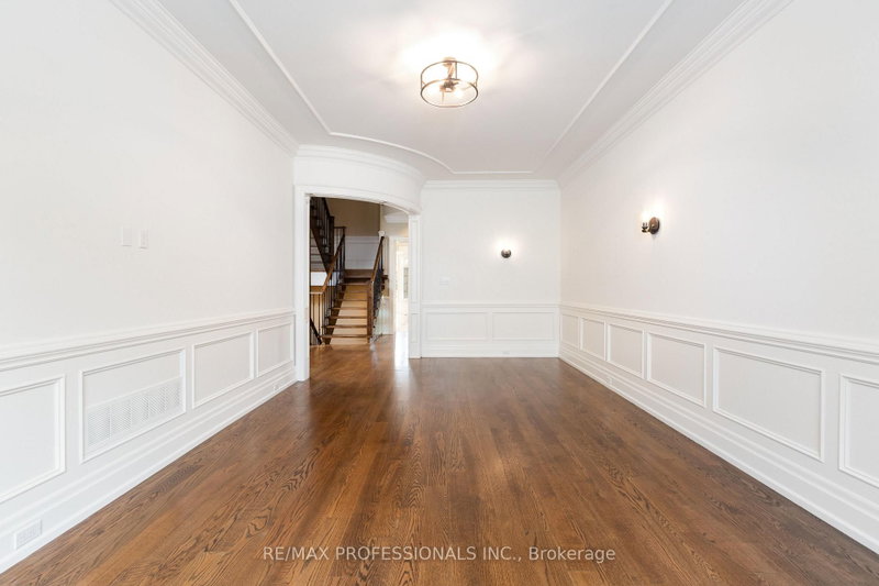 191 Edenbridge Dr photo 5