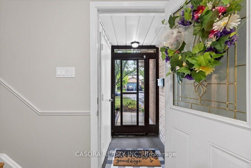 479 WOODVIEW Rd photo 5