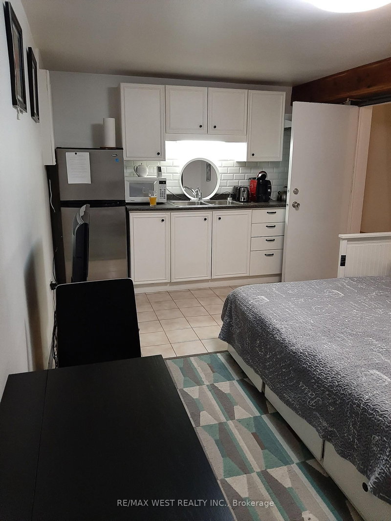 34 Penhurst Ave photo 3