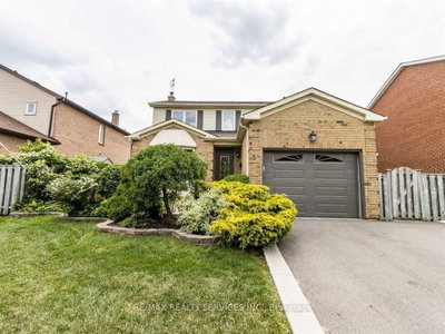 Detached House for sale at 5 Nimrod Crescent, Brampton, Ontario, L6S 4T9 - Westgate - MLS: W13868898