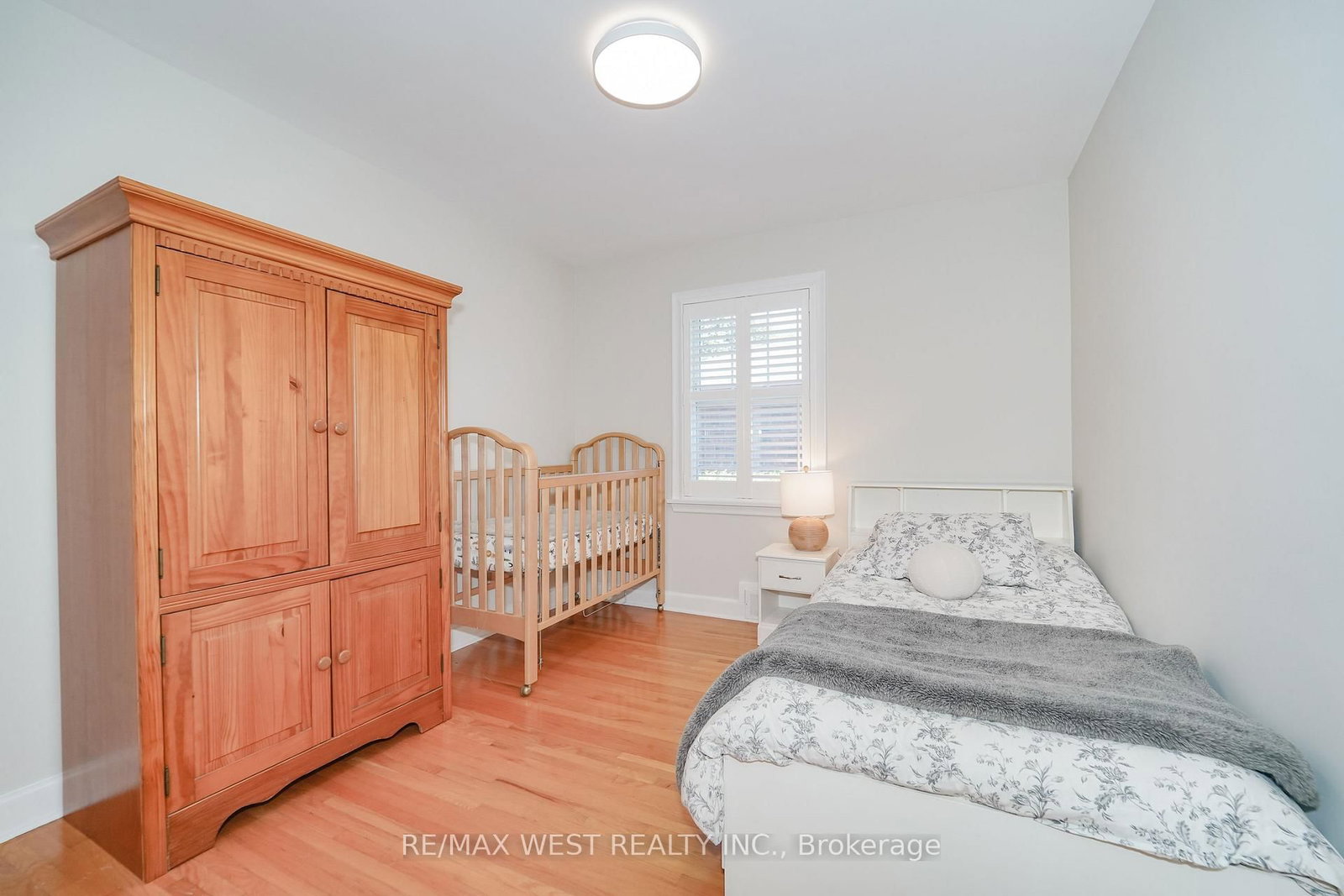 18 Nashland Avenue • Toronto, ON photo 12