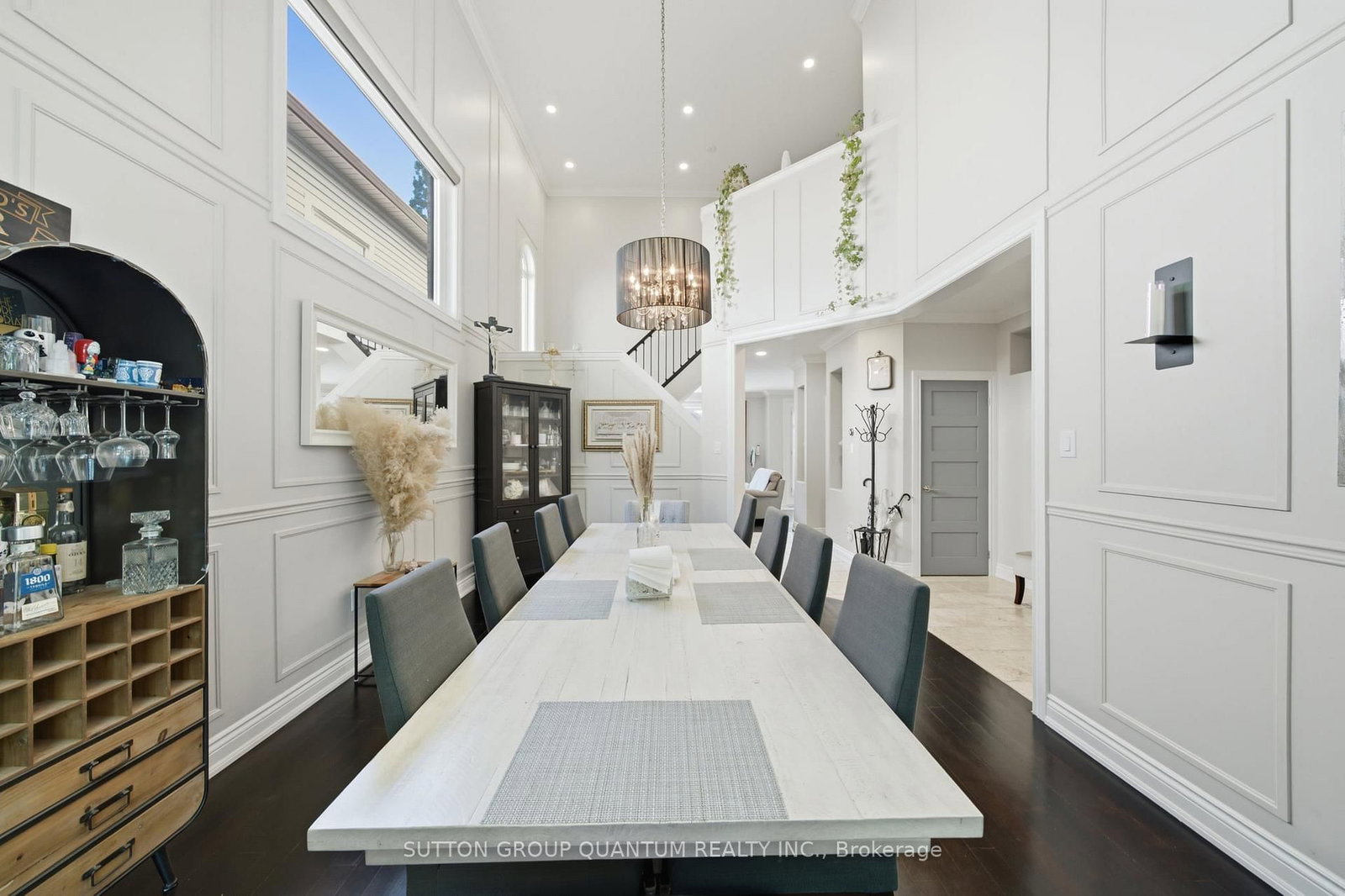 2345 Joshua Drive • Burlington, ON photo 4