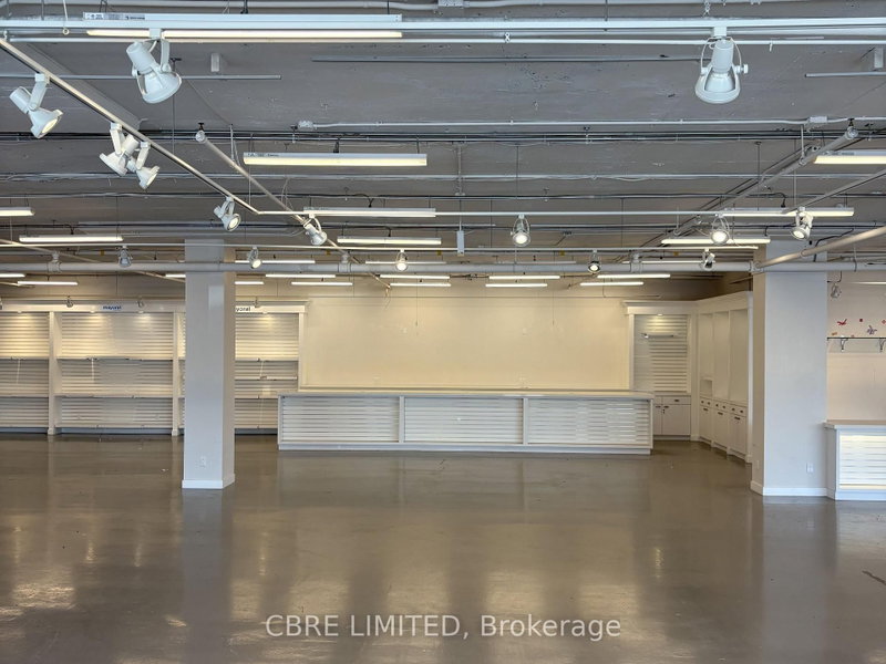 1200 Castlefield Ave photo 3