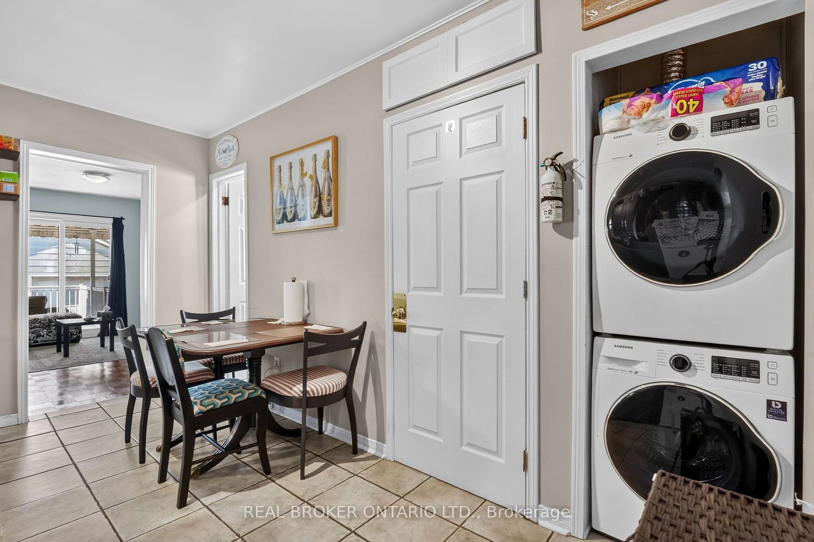238 Chambers Avenue • Toronto, ON photo 20