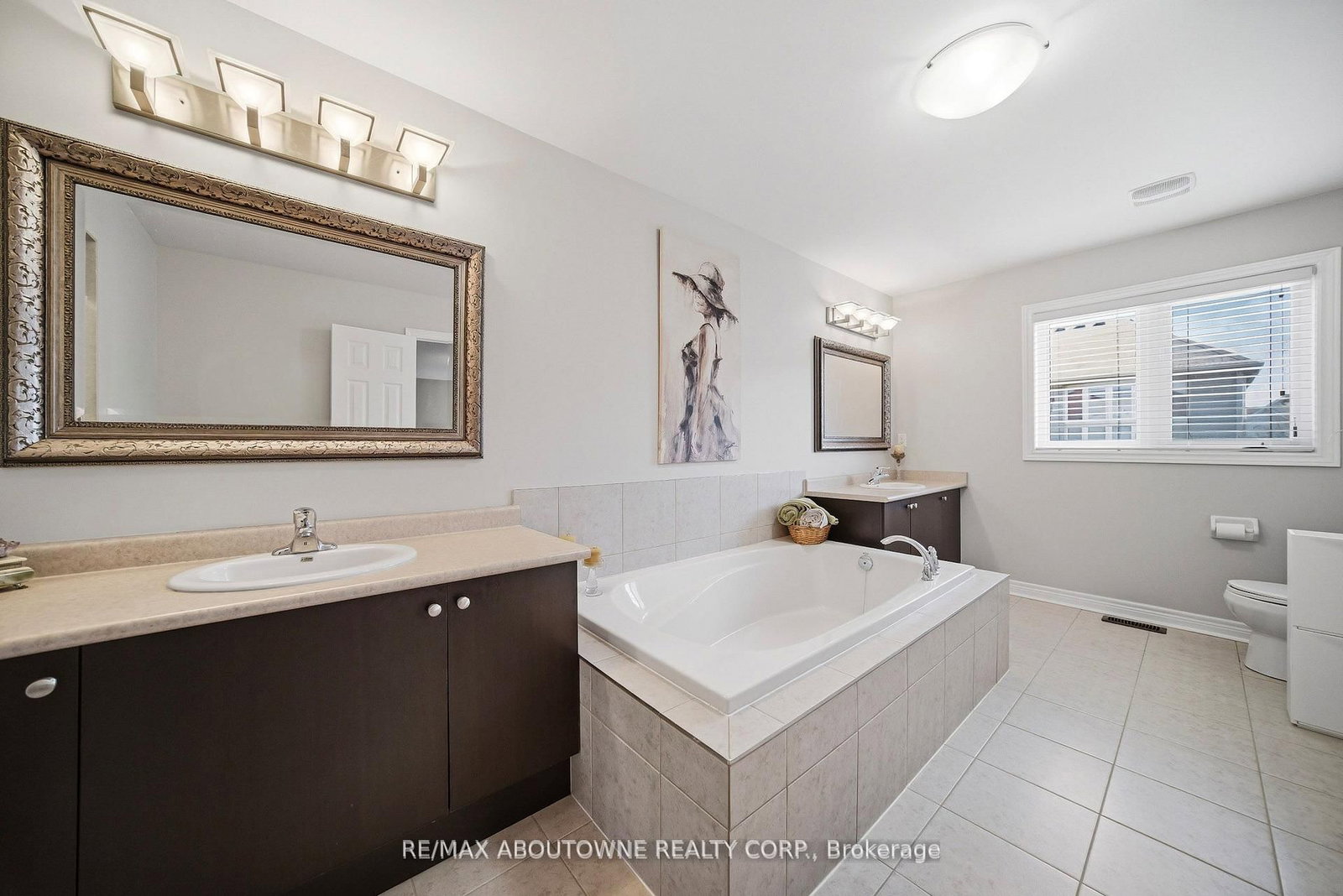 884 Stoutt Crescent • Milton, ON photo 35