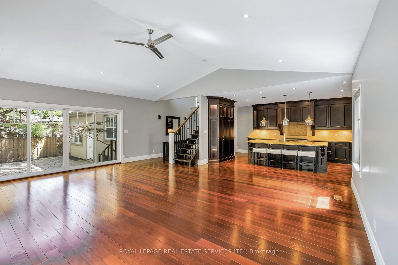 1387 Willowdown Road • Oakville, ON photo 14