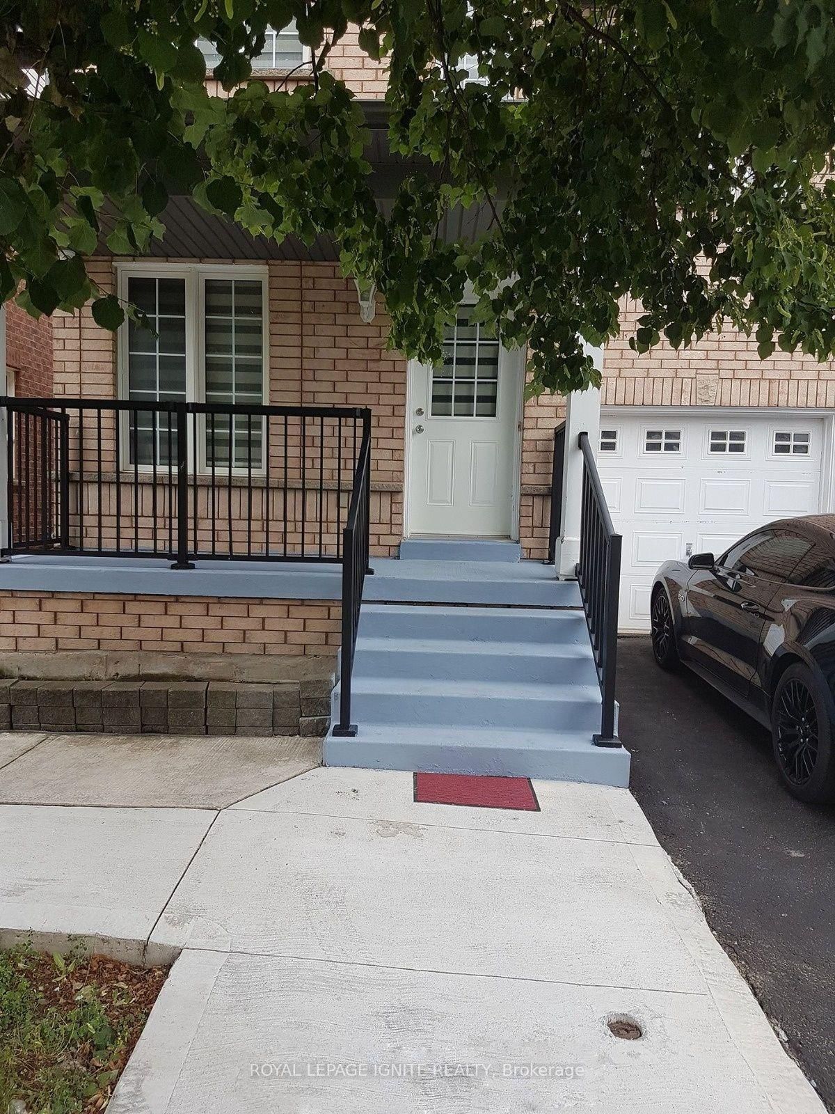 26 Roxton Crescent, Brampton 2
