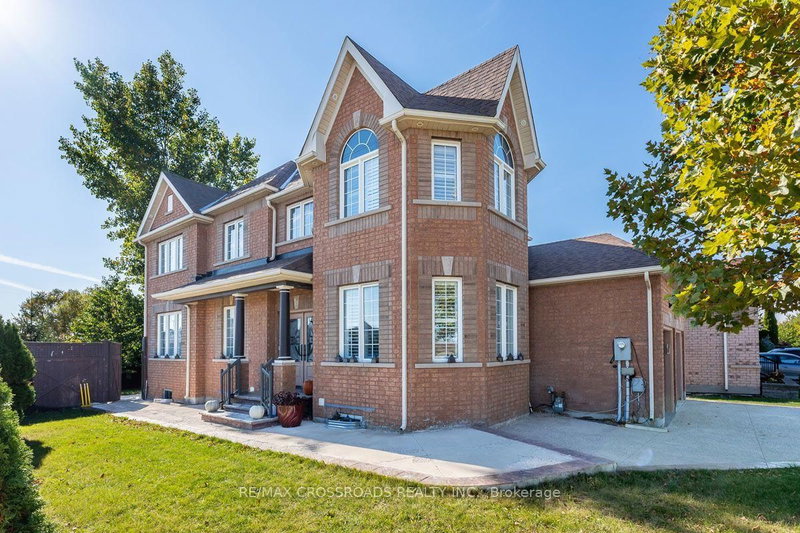 1090 Trudeau Dr photo 2