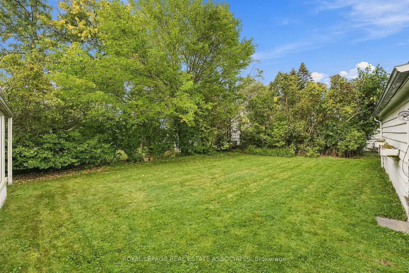 989 Pelham Avenue • Mississauga, ON photo 32