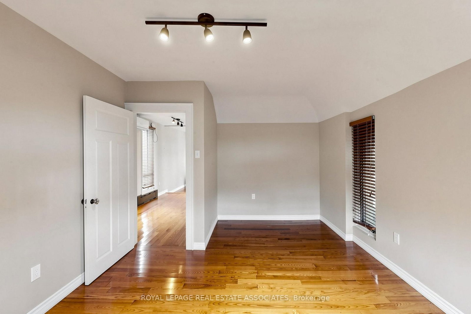 298 Lakeshore Road E • Mississauga, ON photo 35