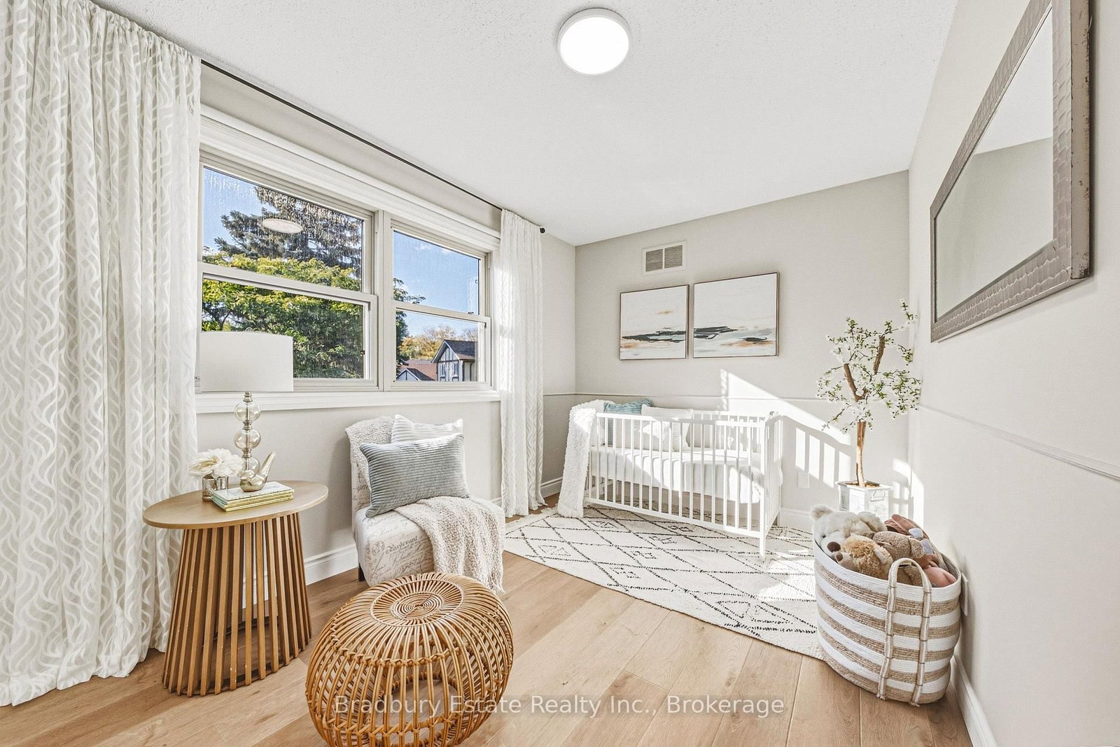 1106 HUNTLEY Court • Oakville, ON photo 20