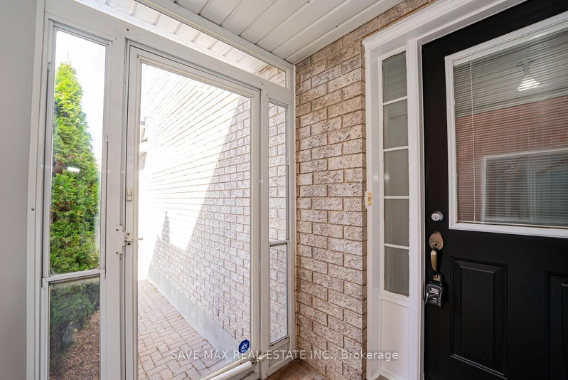 1148 Windbrook Grve photo 3