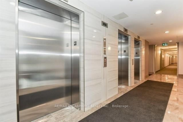 223 - 2490 Old Bronte Road