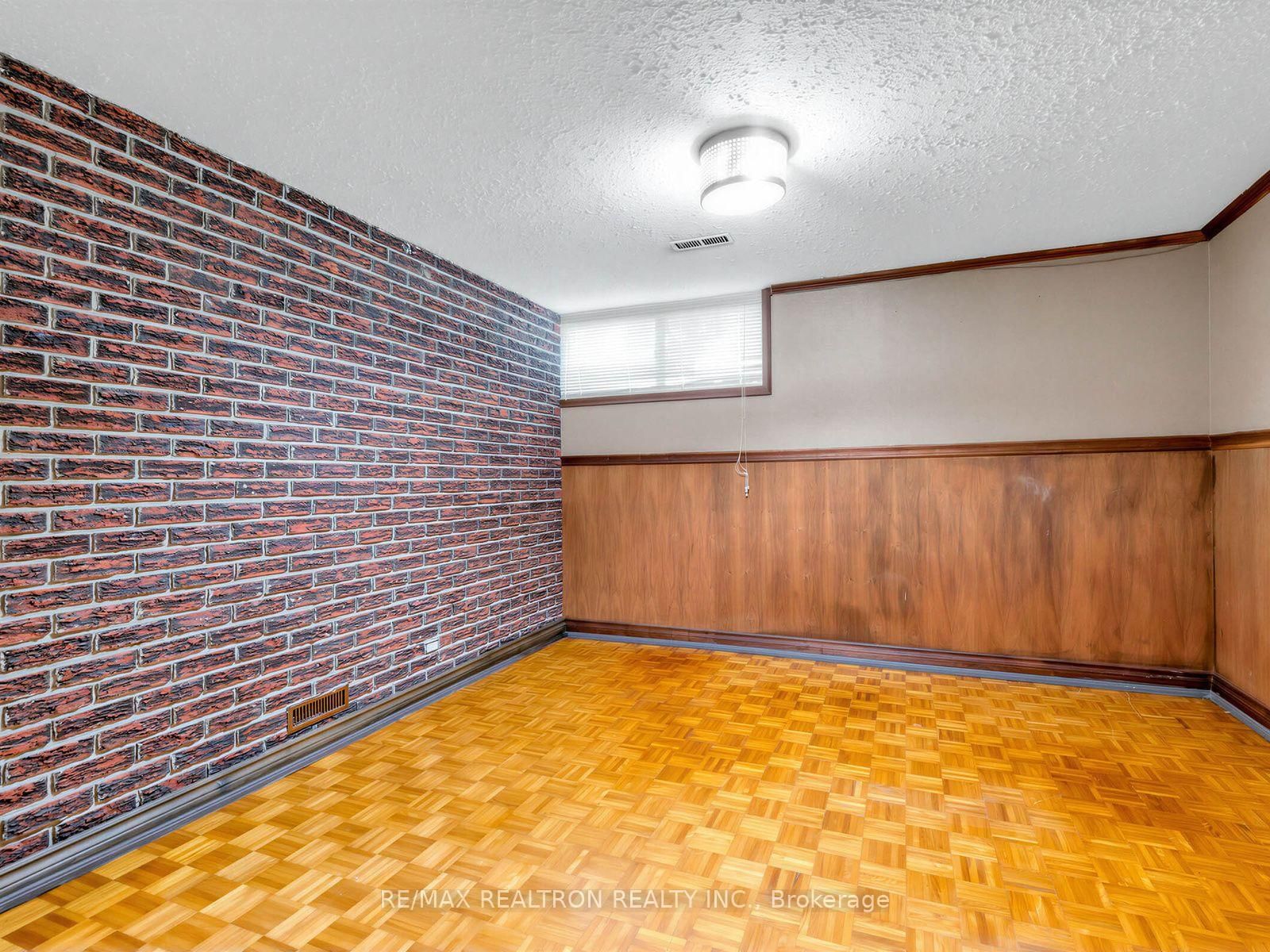 91 Spenvalley Drive • Toronto, ON photo 21
