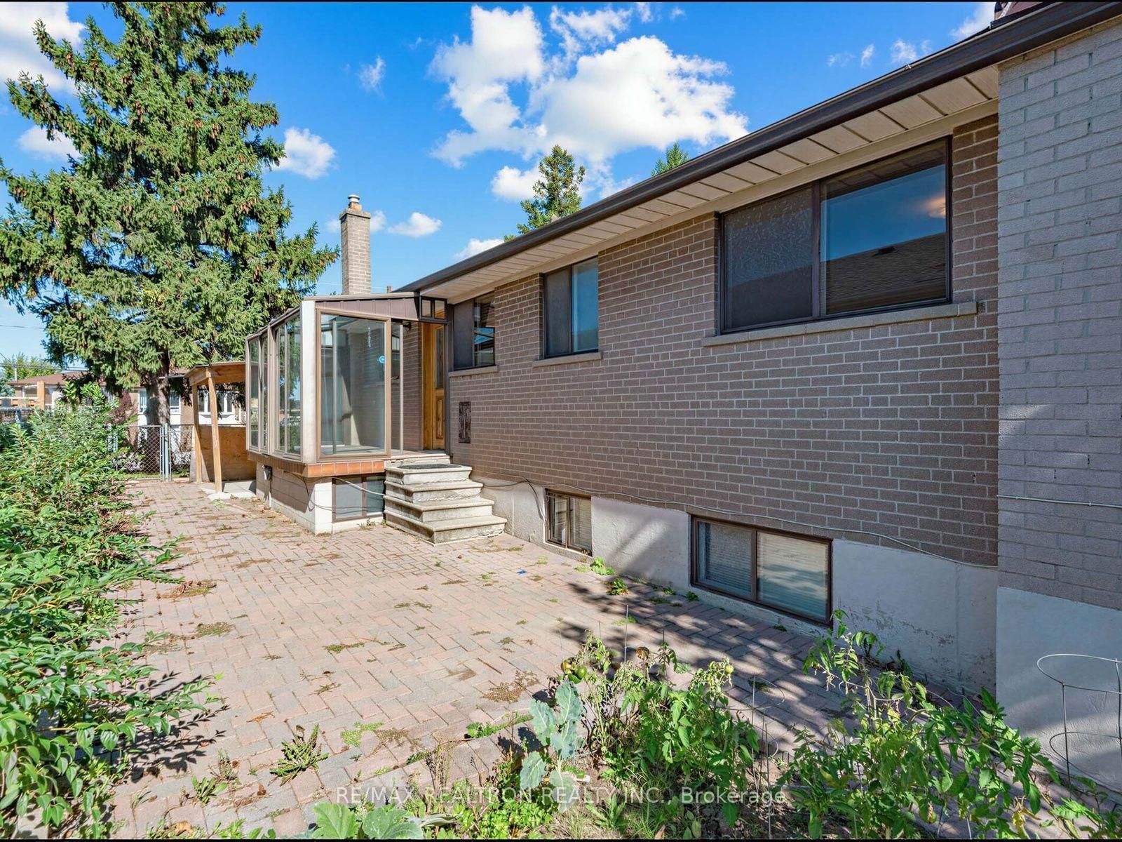 91 Spenvalley Drive • Toronto, ON photo 28