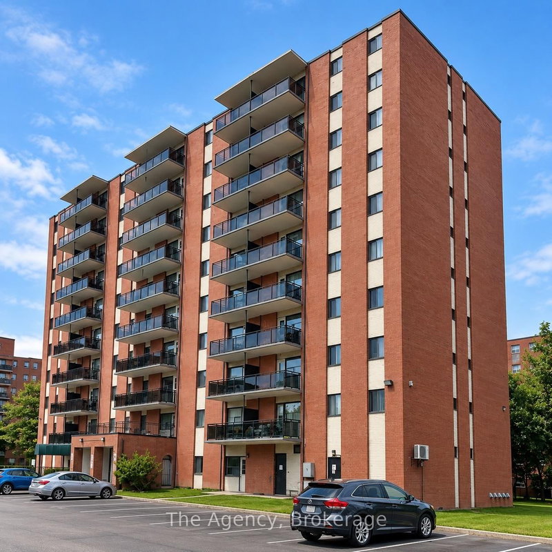 home for lease on 701-45 Paisley Boulevard W