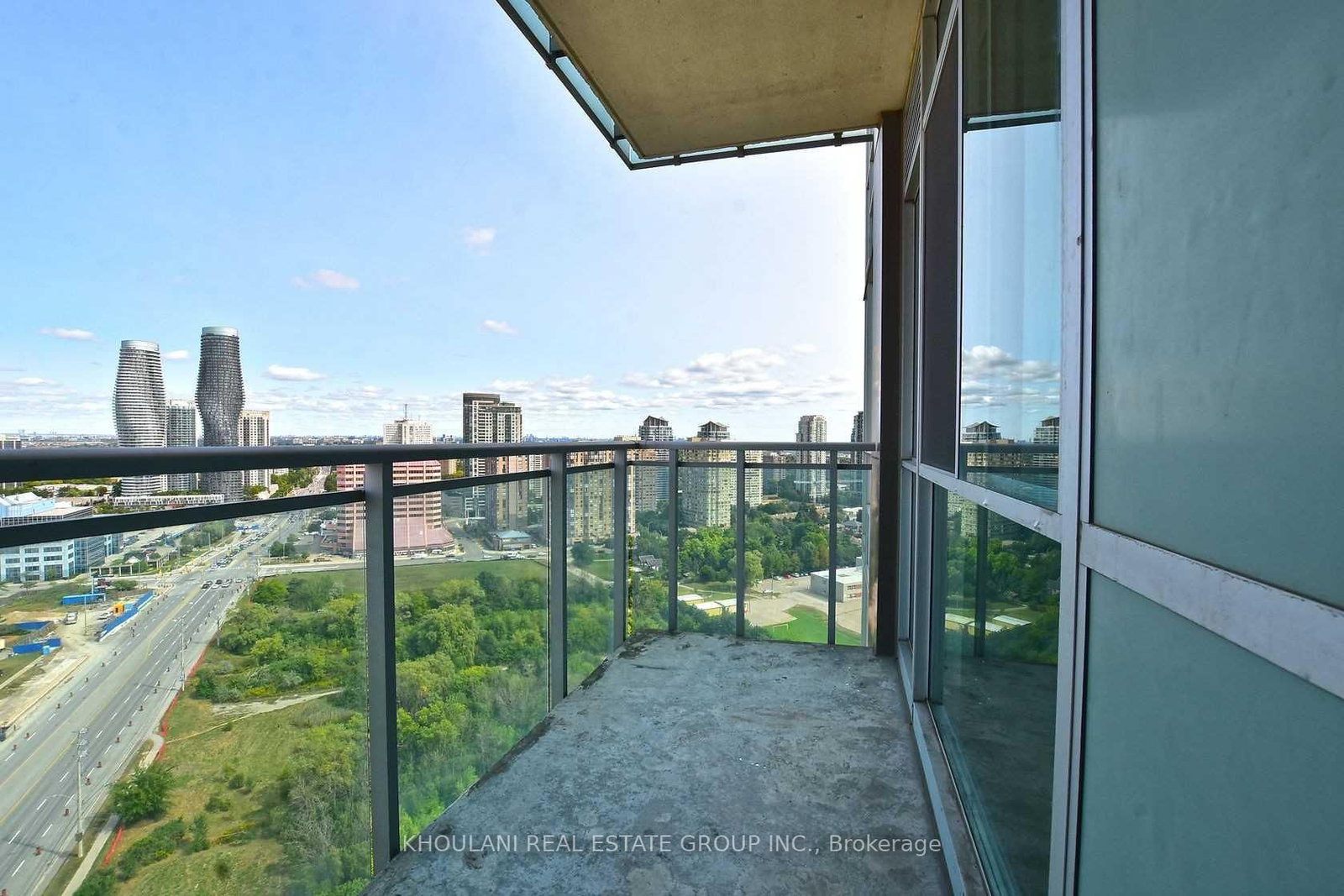 2201-220 Burnhamthorpe Rd, Mississauga, view 15