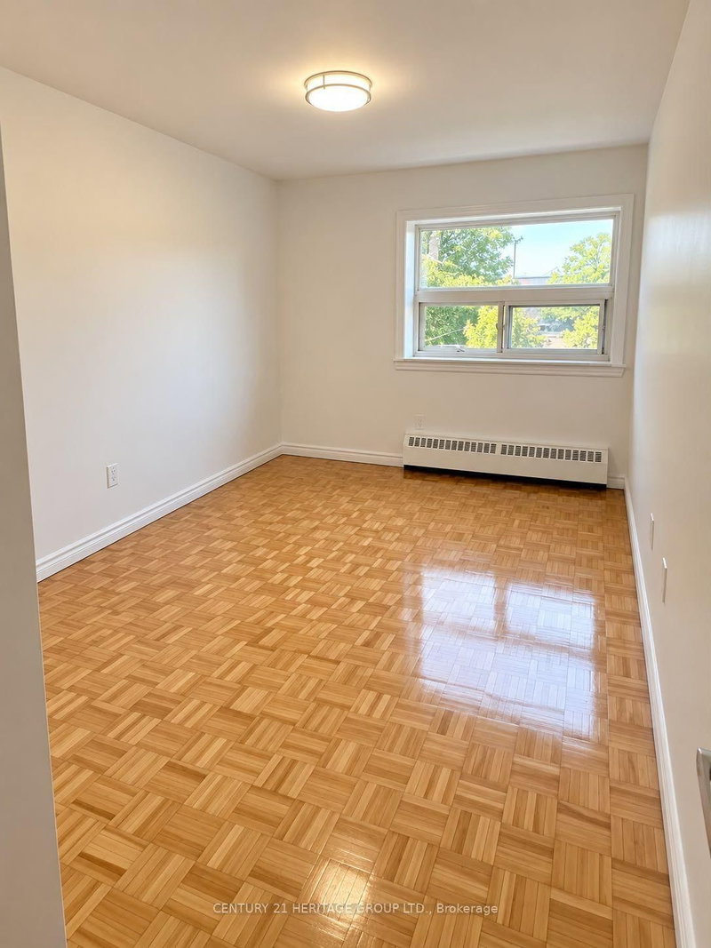 10 Garfella Dr photo 3