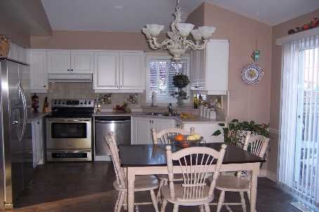 10 Safari Crt S, Brampton, L7A1G8 | Image 2